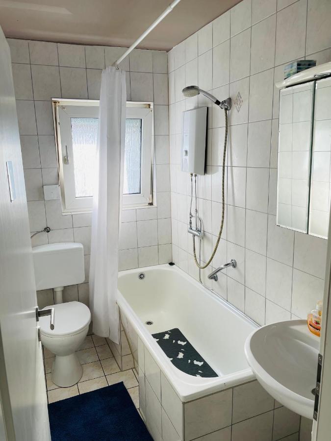 Bei Daniel Am Dortmunder Flughafen Apartment Ngoại thất bức ảnh